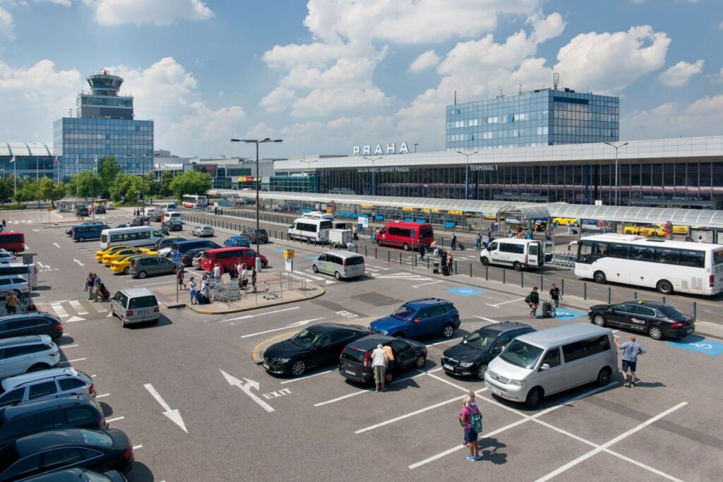 Gatwick Airport Parking with London Car Transfer:
